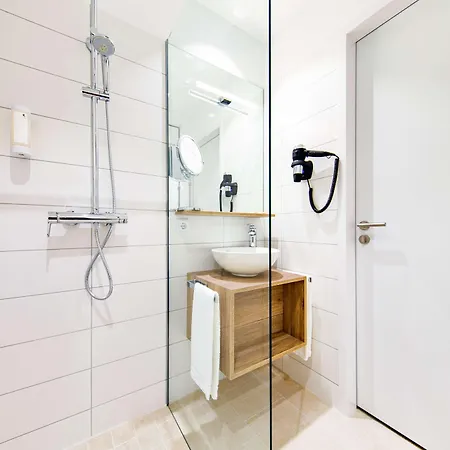 Elaya Goeppingen, Trademark Collection By Wyndham فندق